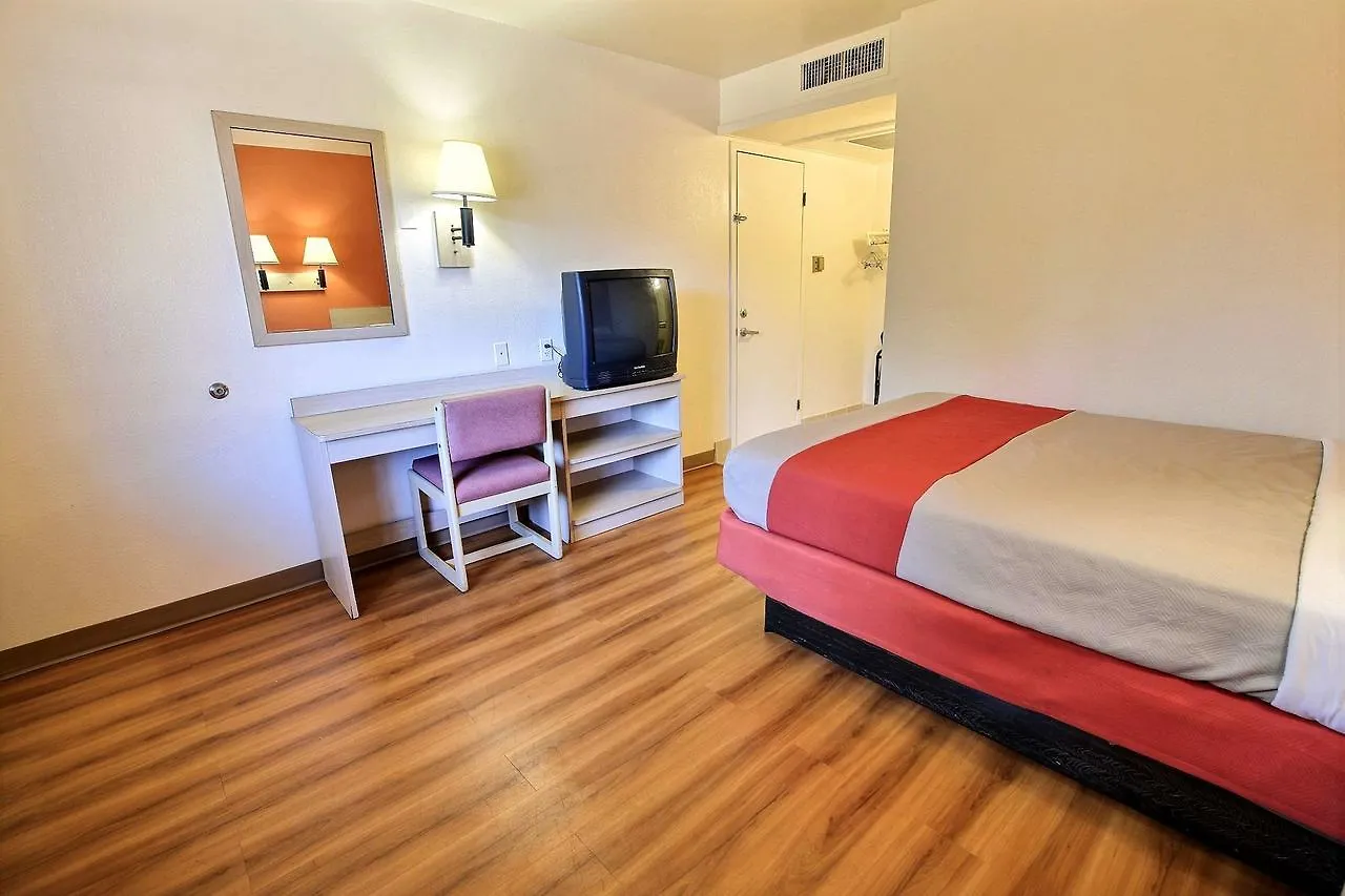 Motel 6 Williamsburg USA