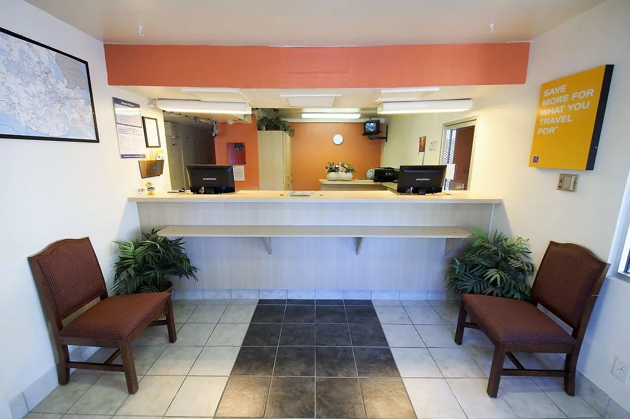 Motel 6 Williamsburg Hotel